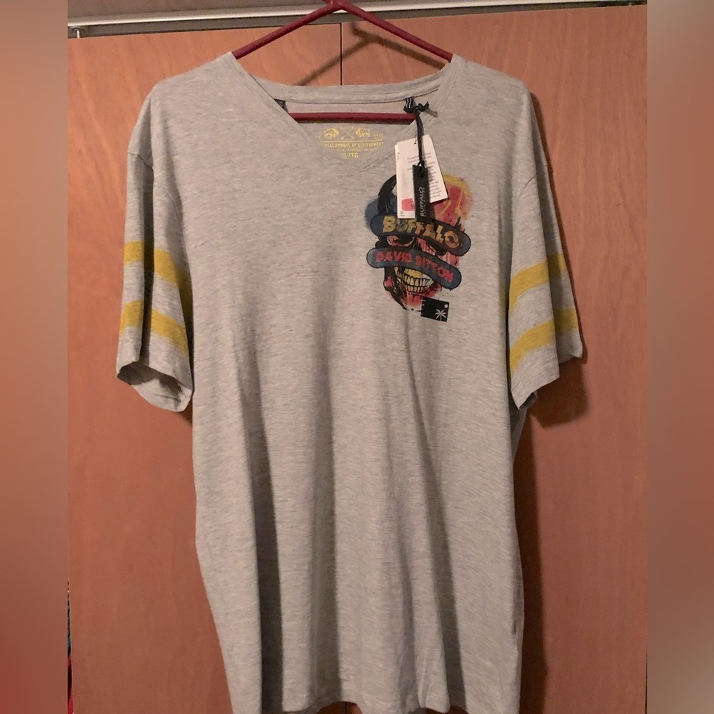 Buffalo by David Bitton V-neck T-shirt size L brand new with tags